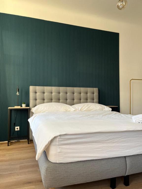 Schoenbrunn Kingsiz Bed Apartment Wien
