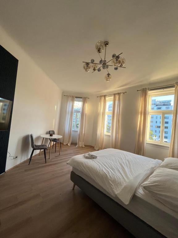Schoenbrunn Kingsiz Bed Wien
